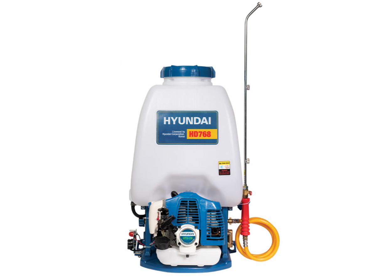 Máy phun thuốc Hyundai HD768 bình 25 lít, động cơ 2 thì, phù hợp cho vườn rộng và phun đồng loạt.