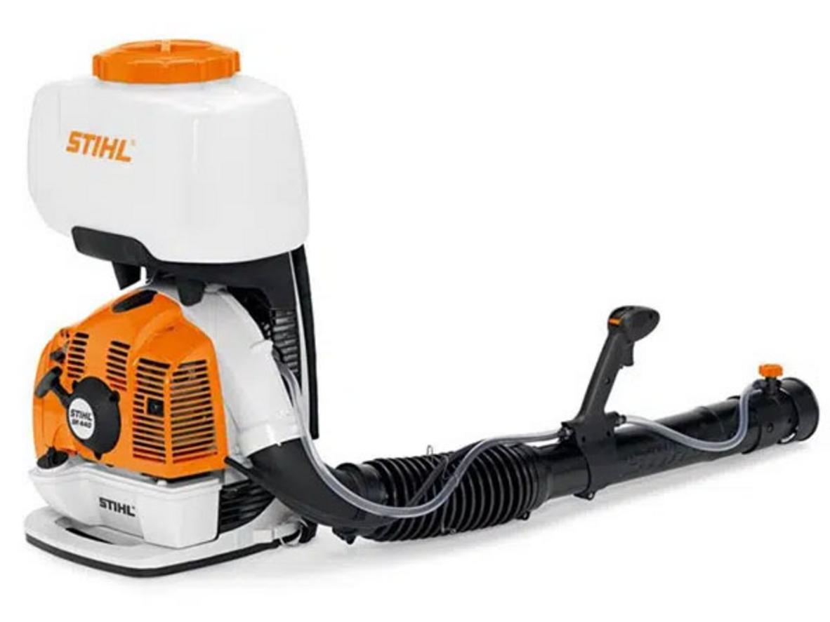 Máy phun thuốc Stihl SR440 3,9HP, bình 20 lít, phù hợp phun xa và phủ đều diện tích lớn.