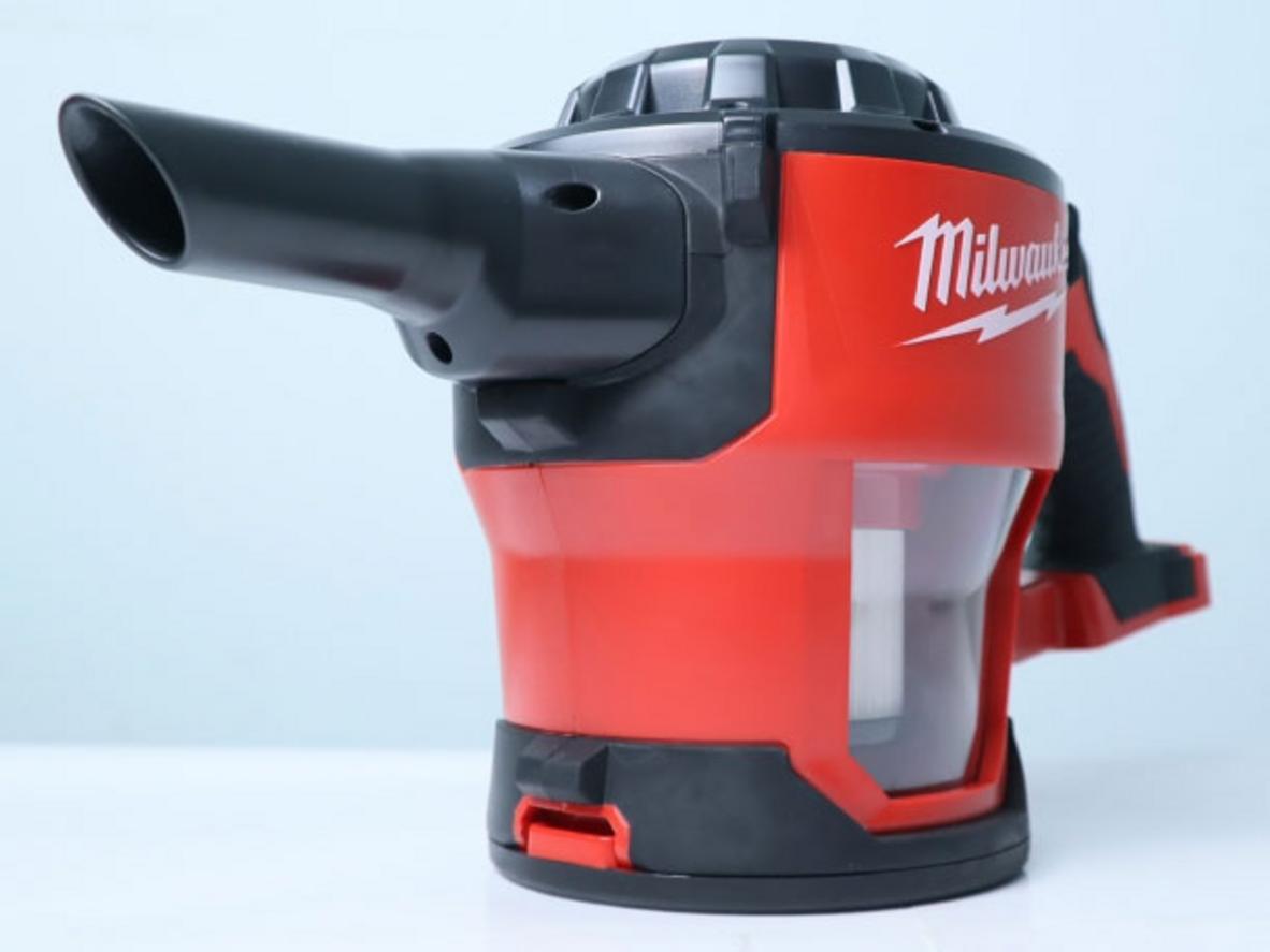 Thiết kế không dây giúp Milwaukee M18 CV-0 phù hợp cho xưởng, gara và xe hơi.
