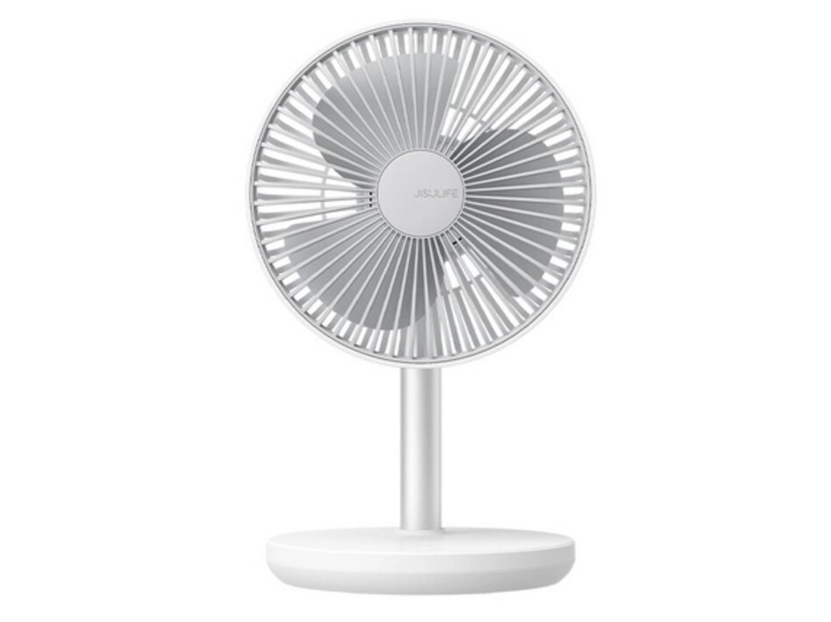 Vỏ ABS và 3 cánh quạt hỗ trợ độ bền và độ ổn định khi sử dụng hằng ngày.
