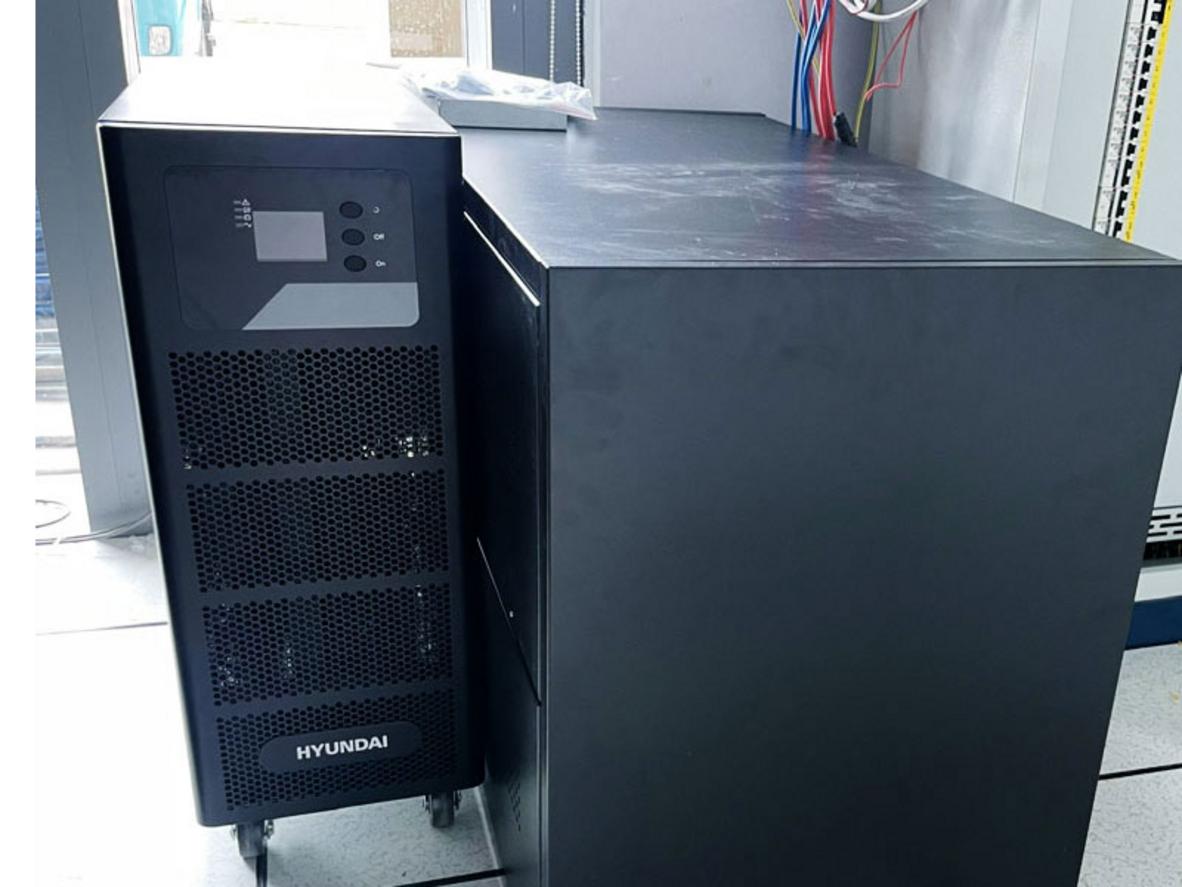 Công nghệ Online Double Conversion giúp UPS cấp điện sạch và liên tục.