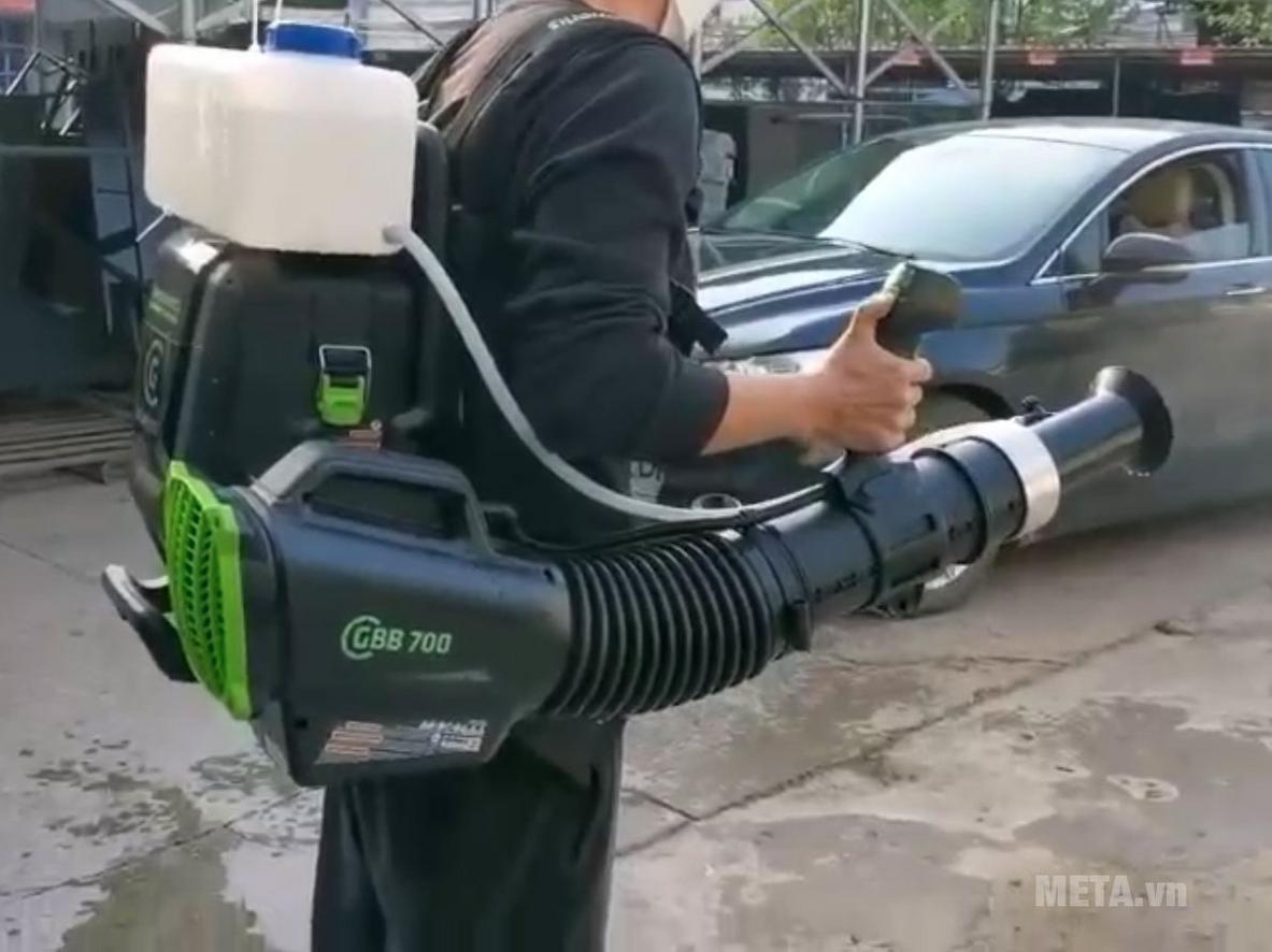 Pin Lithium 82V giúp MICO XG-2500T cơ động hơn khi làm việc lưu động.