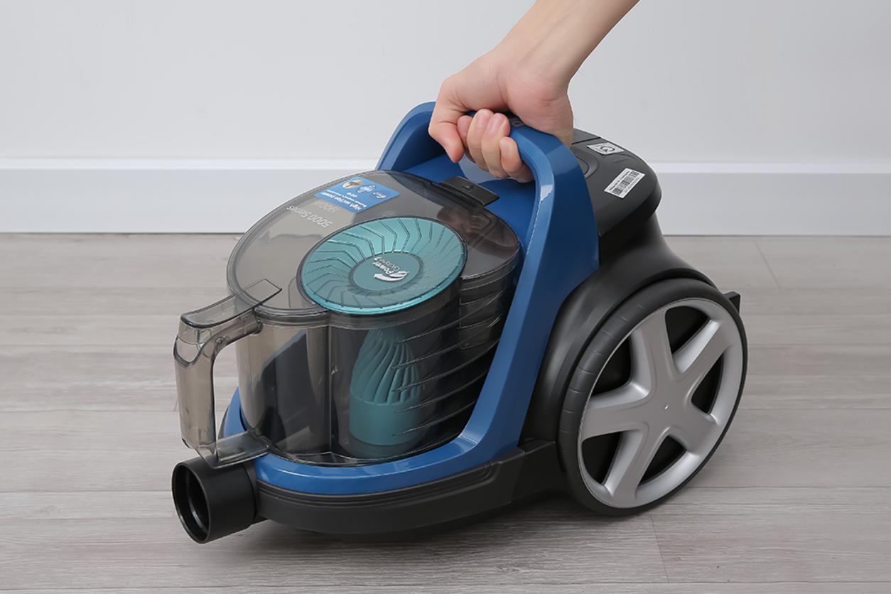 PowerCyclone 7 giúp Philips FC9570/01 duy trì lực hút ổn định trong quá trình sử dụng.