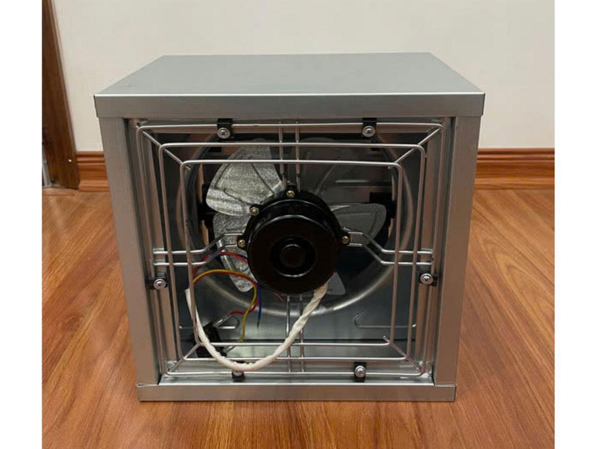 Cấu tạo và hiệu suất của quạt thông gió vuông Sunfan HVT-500 trong môi trường công nghiệp.