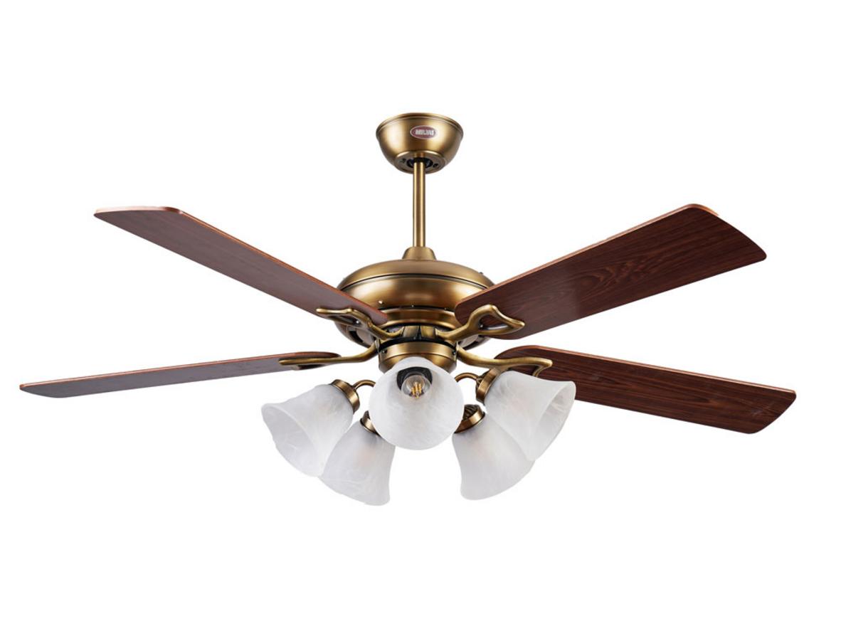 Quạt trần Classic phong cách sang trọng với sải cánh 132cm và cánh gỗ Plywood.