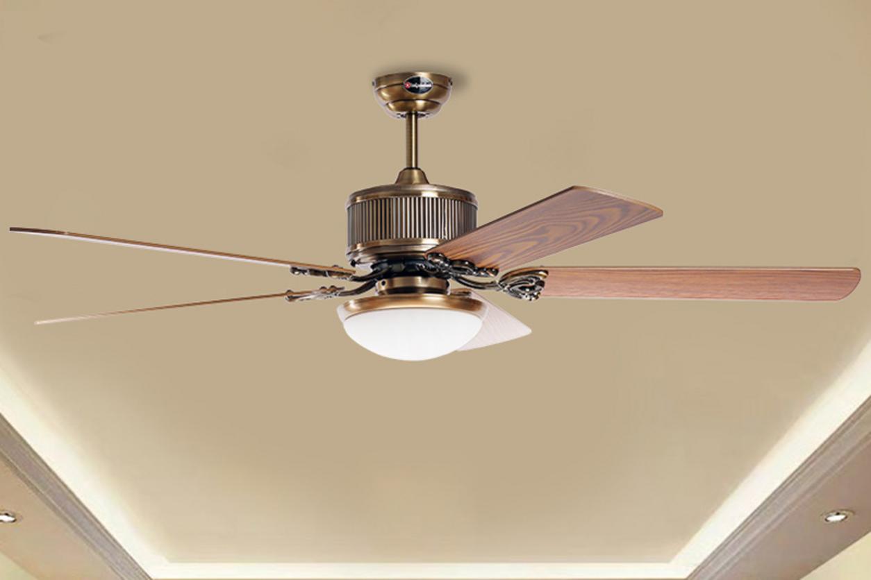 Quạt trần KaiyoKukan OKA-181 nổi bật ở 5 cánh gỗ, động cơ DC 52W và đèn LED 18W.