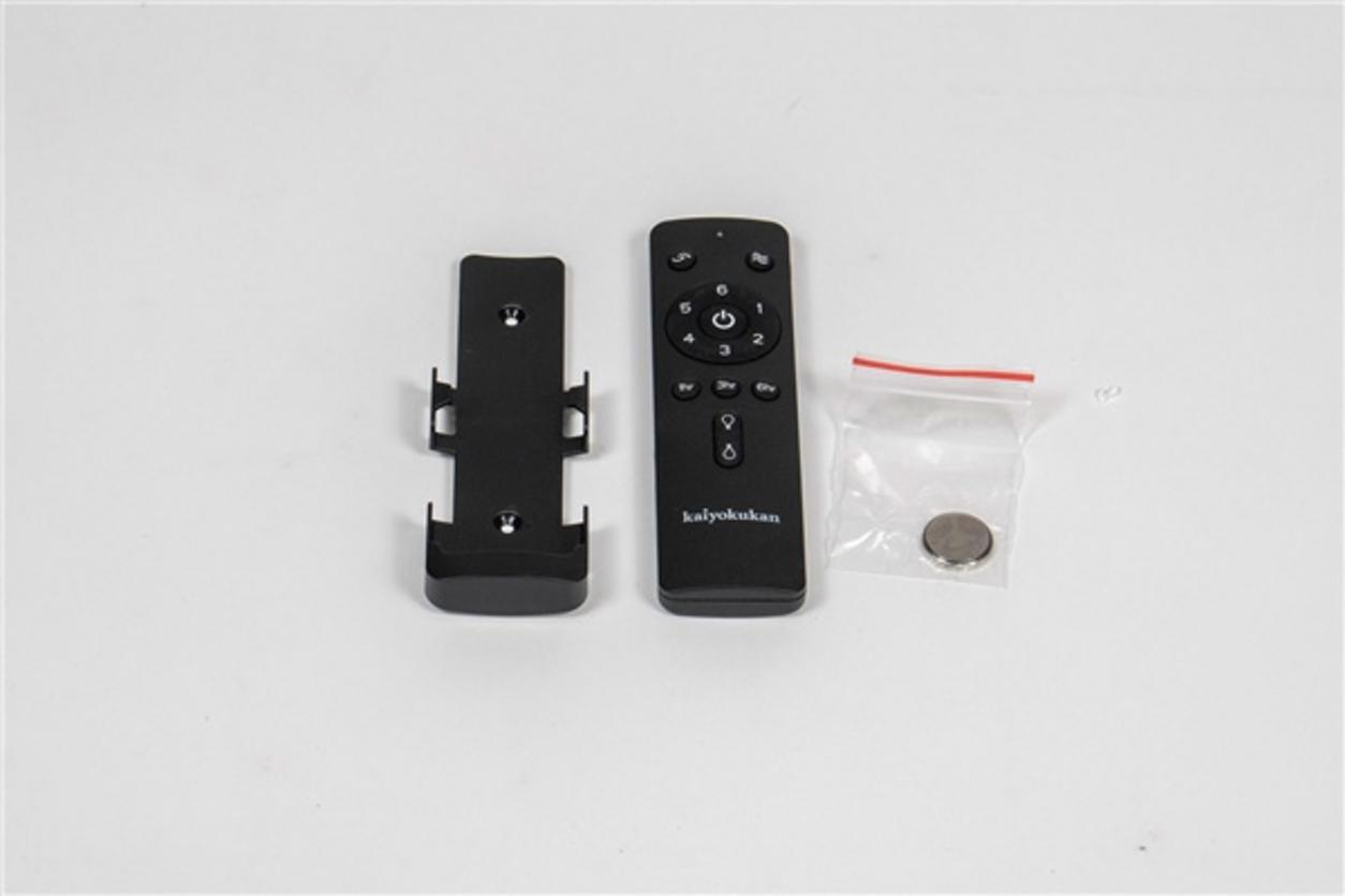 Quạt trần KaiyoKukan TOYA-214 mang lại vẻ đẹp hiện đại và luồng gió êm cho phòng khách, phòng ngủ.