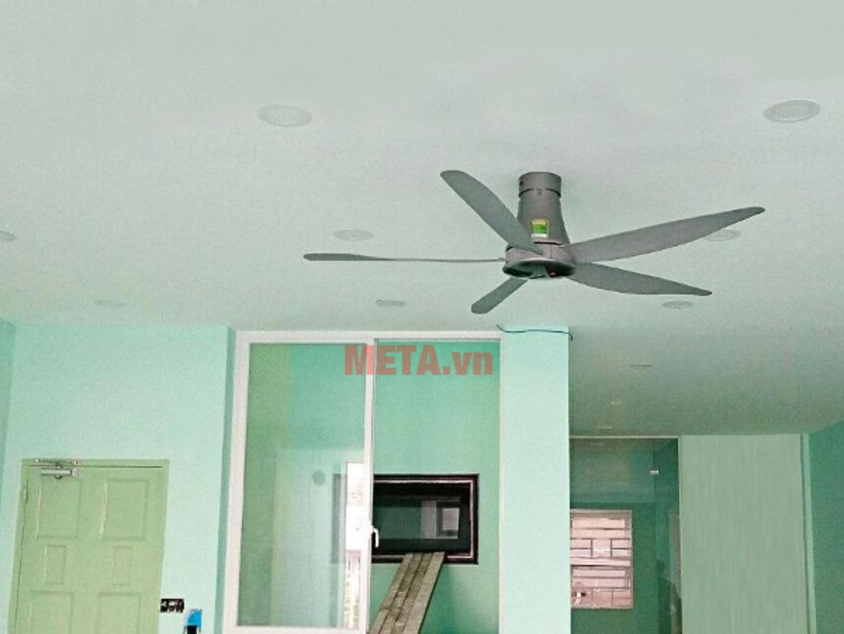 KDK T60AW tạo luồng gió đều cho phòng khách hoặc phòng ngủ lớn.