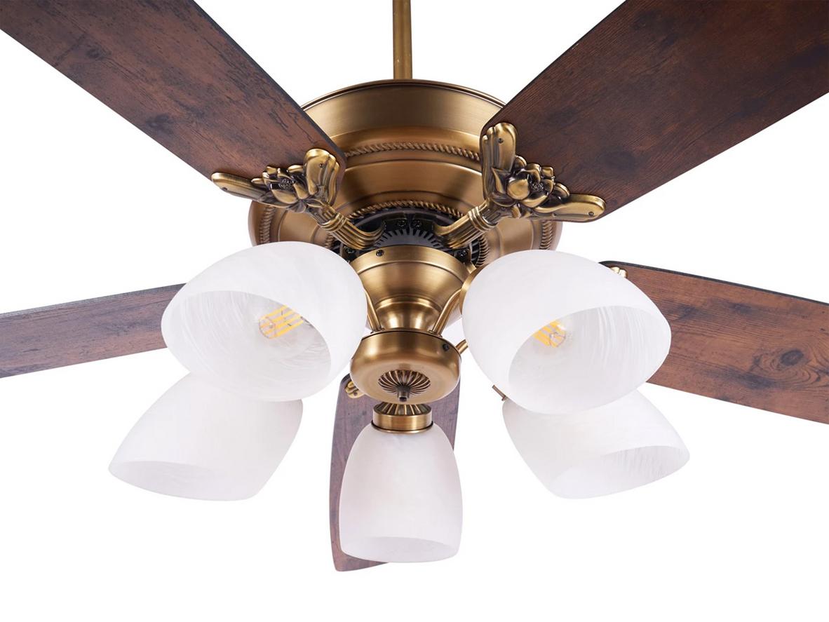 Lotus Plus có sải cánh 1.48m và 5 cánh gỗ Plywood cho luồng gió rộng, đều.