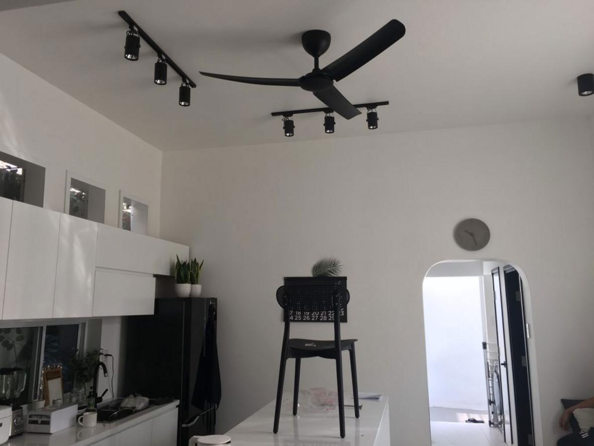 Điều khiển từ xa và 6 tốc độ gió giúp Speedy dễ dùng mỗi ngày.