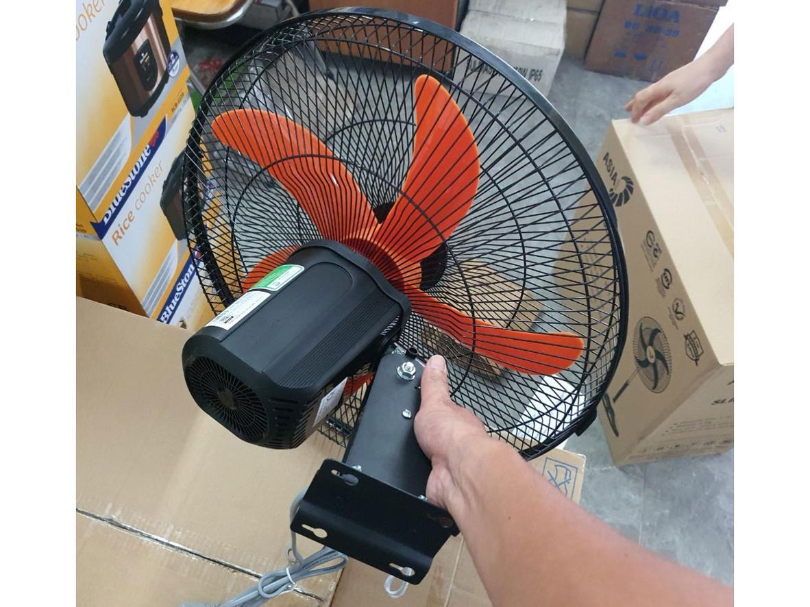Lõi mô tơ dây đồng giúp quạt treo tường Asia VY577890 vận hành ổn định hơn.