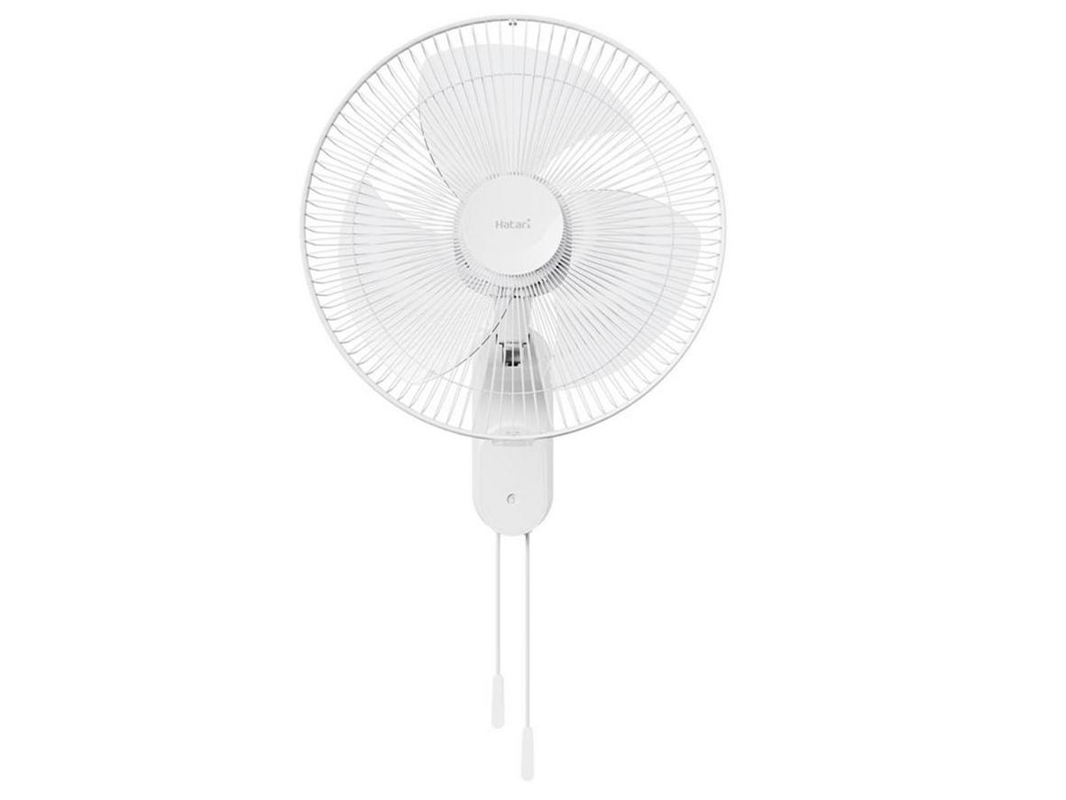 Quạt treo tường Hatari W16M1 gọn diện tích, phù hợp phòng khách, phòng ngủ và quán ăn.