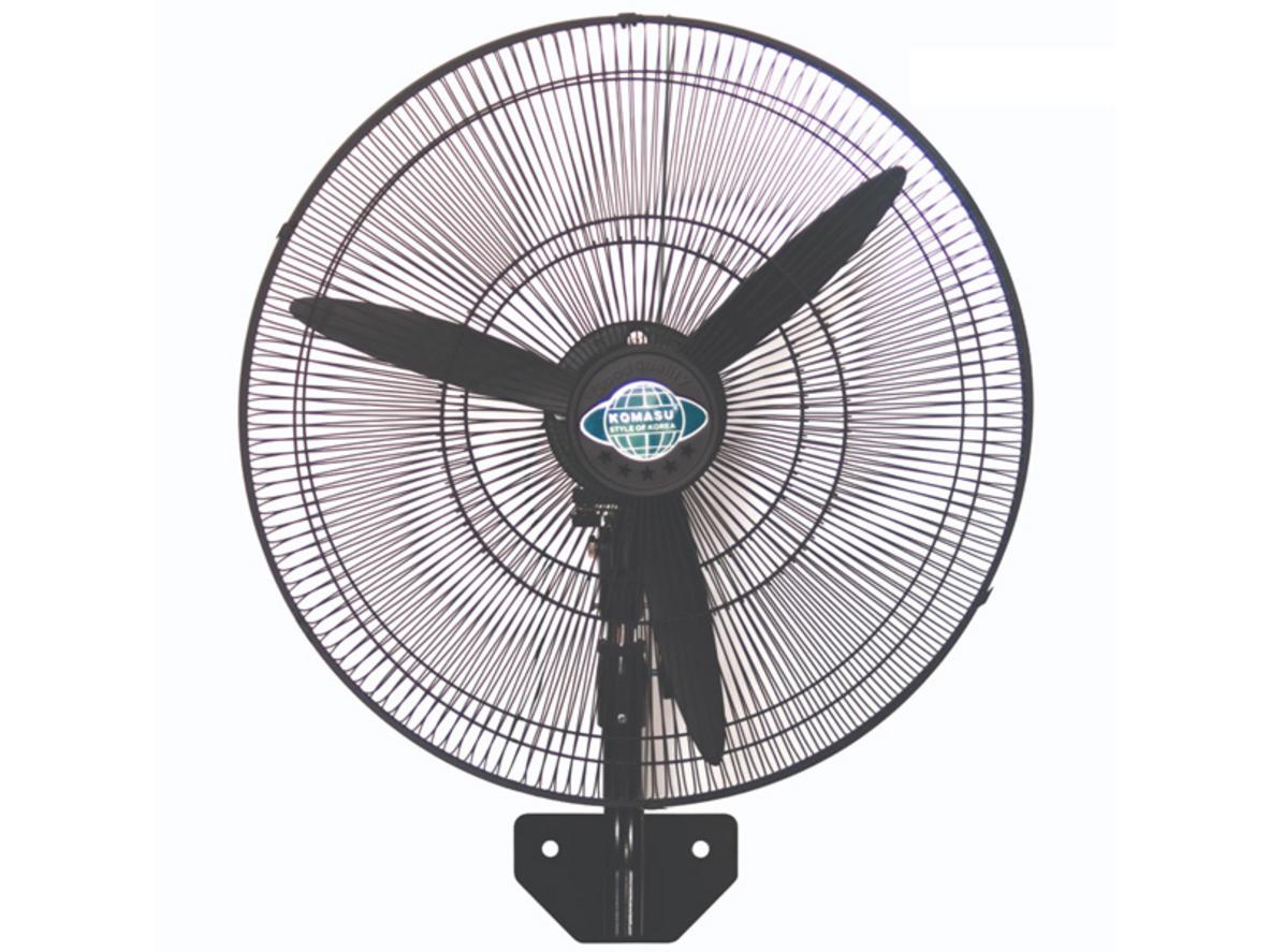 Komasu KM750S nổi bật với 3 cánh sắt và mô tơ dây đồng bền bỉ.