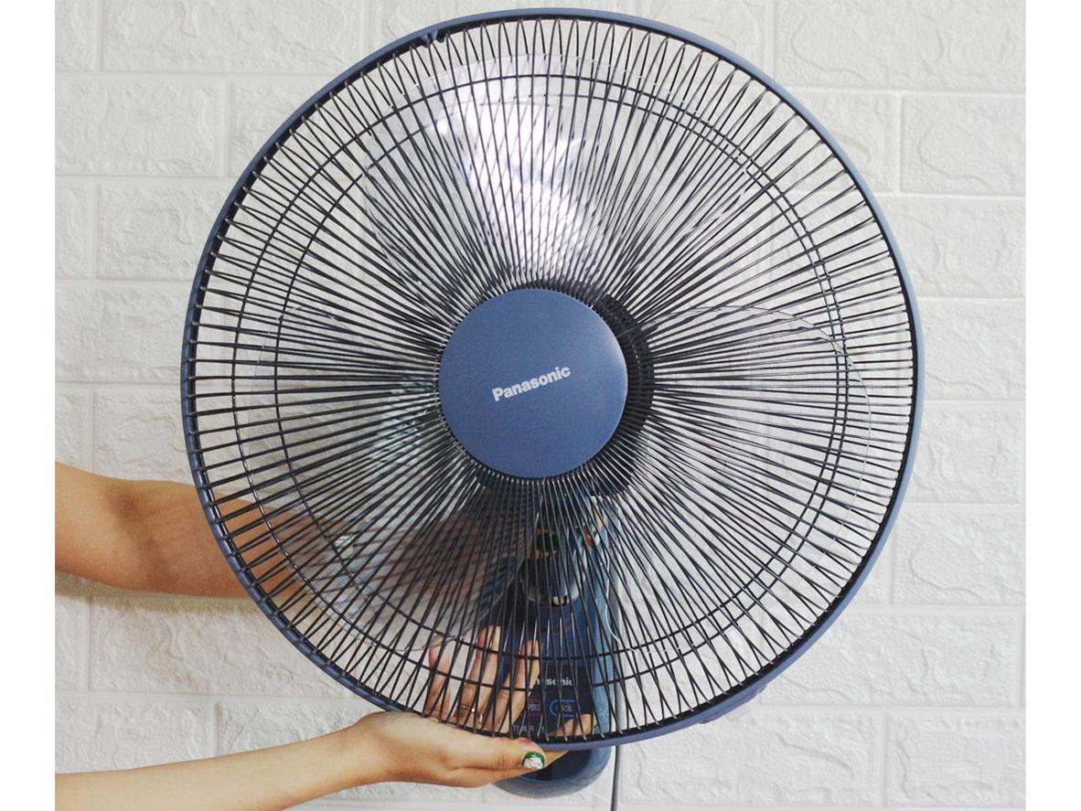 Quạt treo tường Panasonic F-409M