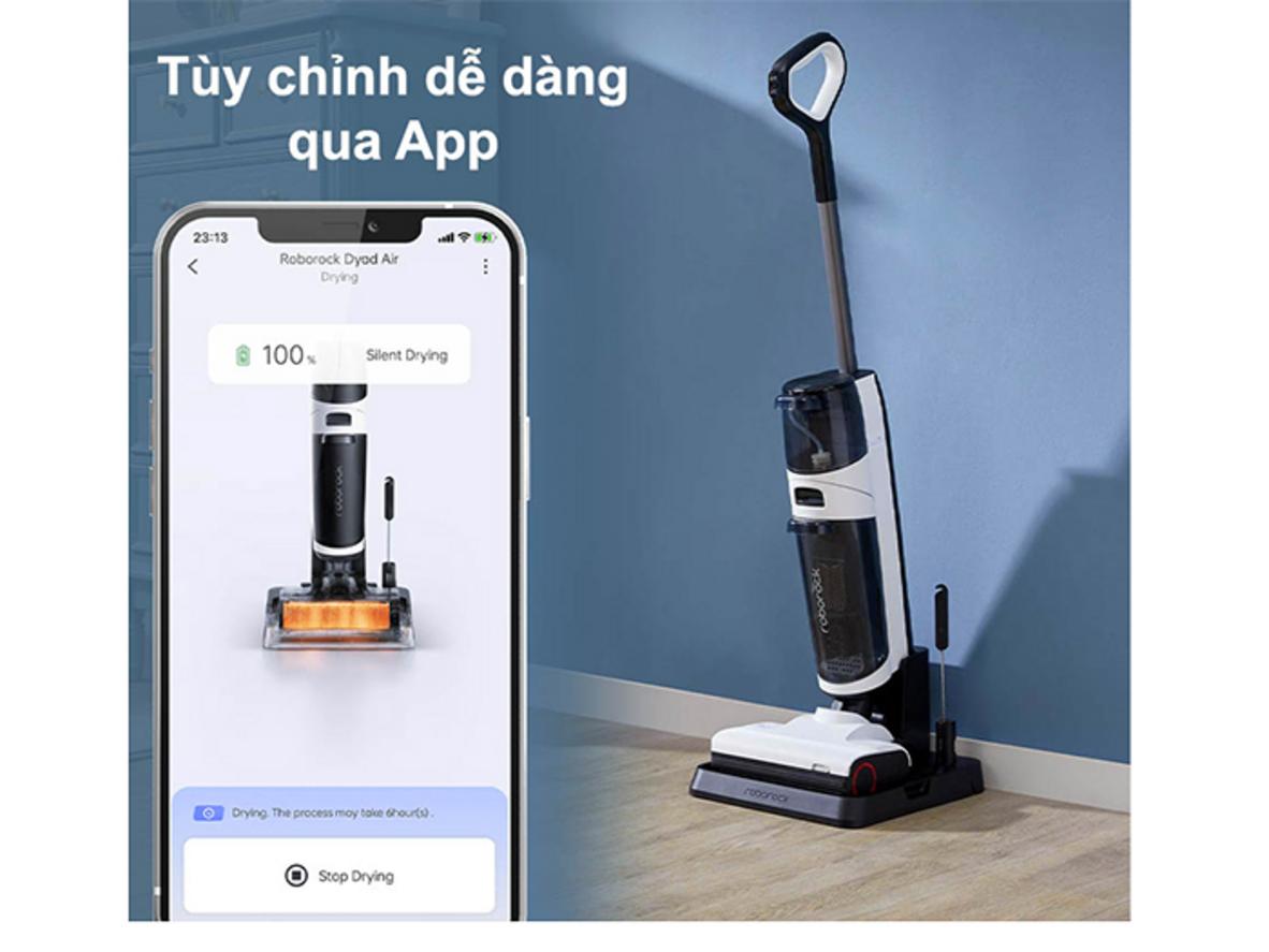 Bình nước sạch 900 ml và bình nước bẩn 770 ml giúp thao tác dọn dẹp gọn hơn.