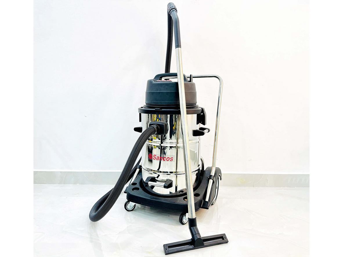 Sancos 3238W hút khô và hút ướt hiệu quả với thùng inox 77 lít cho môi trường công nghiệp.