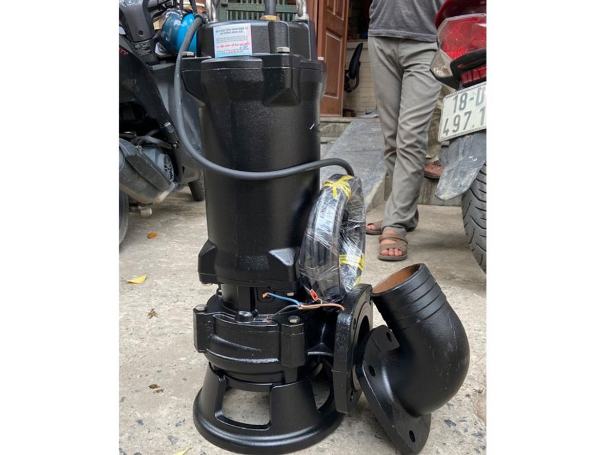 Thông số 1.500W, 3 pha 380V và lưu lượng 37 m3/h giúp máy phù hợp vận hành ổn định lâu dài.