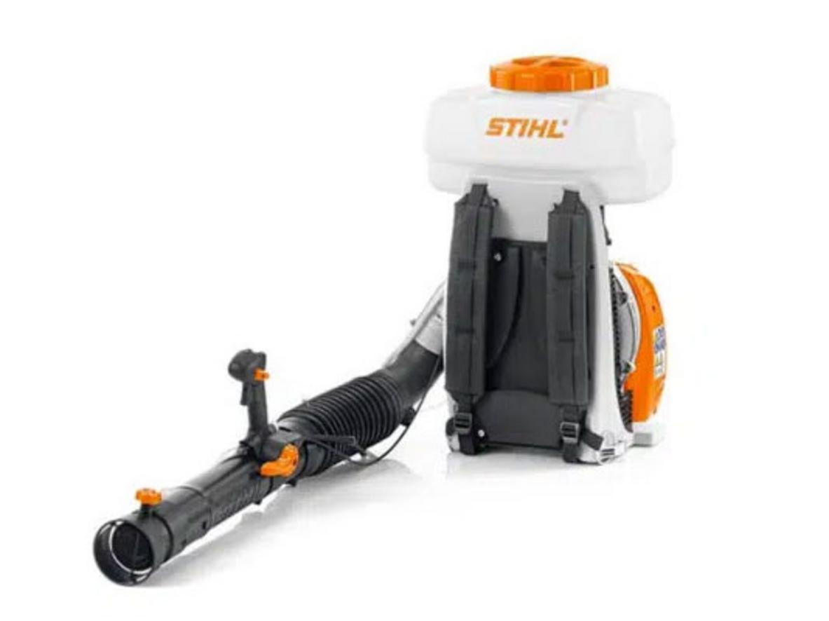 Bình 20 lít và bình nhiên liệu 1,7 lít giúp SR440 vận hành lâu hơn.