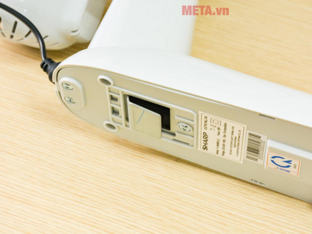 Quạt treo tường giúp tiết kiệm diện tích sàn, hợp không gian nhỏ.