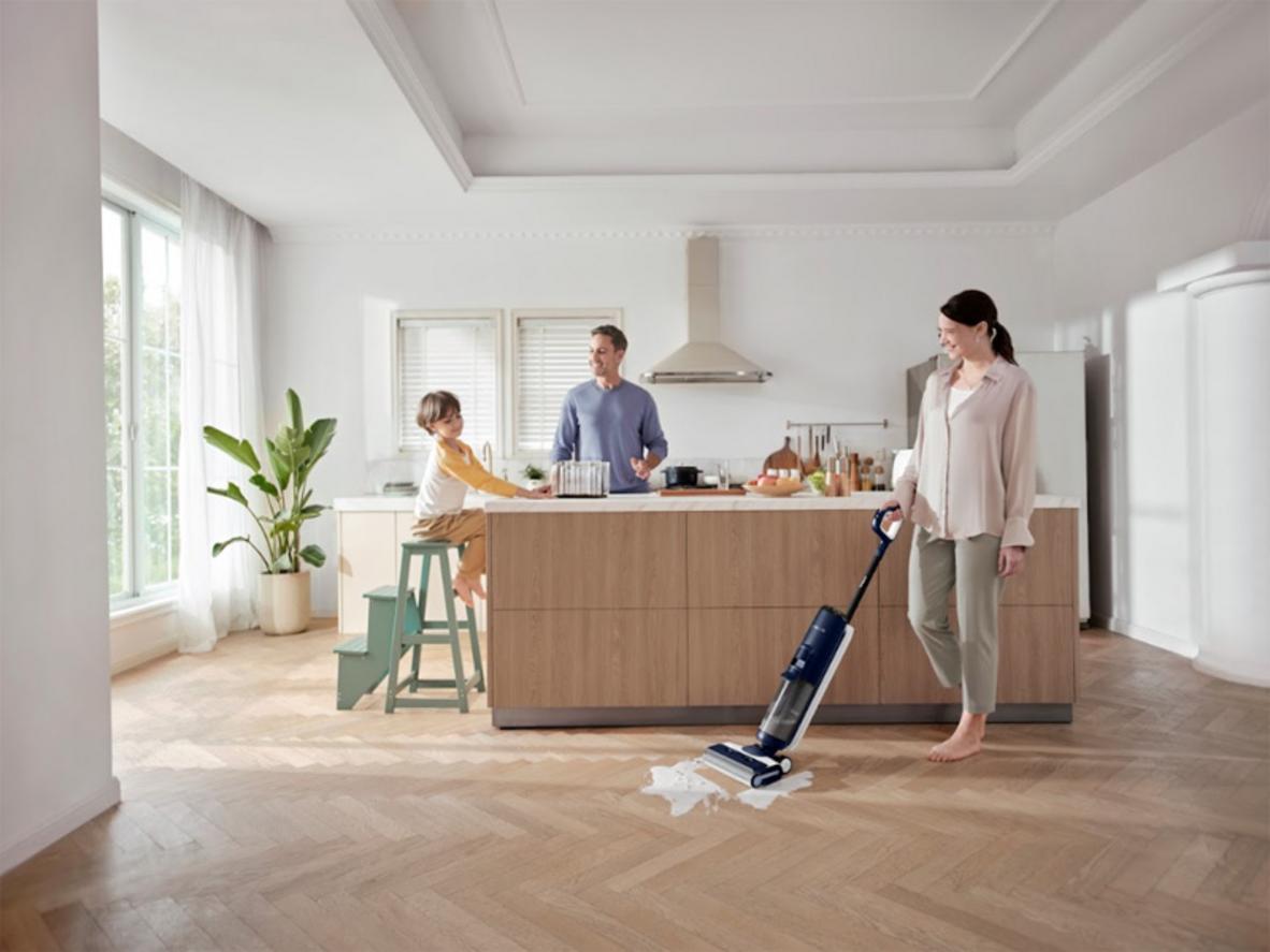 Bình nước sạch 800ml và bình nước bẩn 720ml giúp dọn liên tục lâu hơn.
