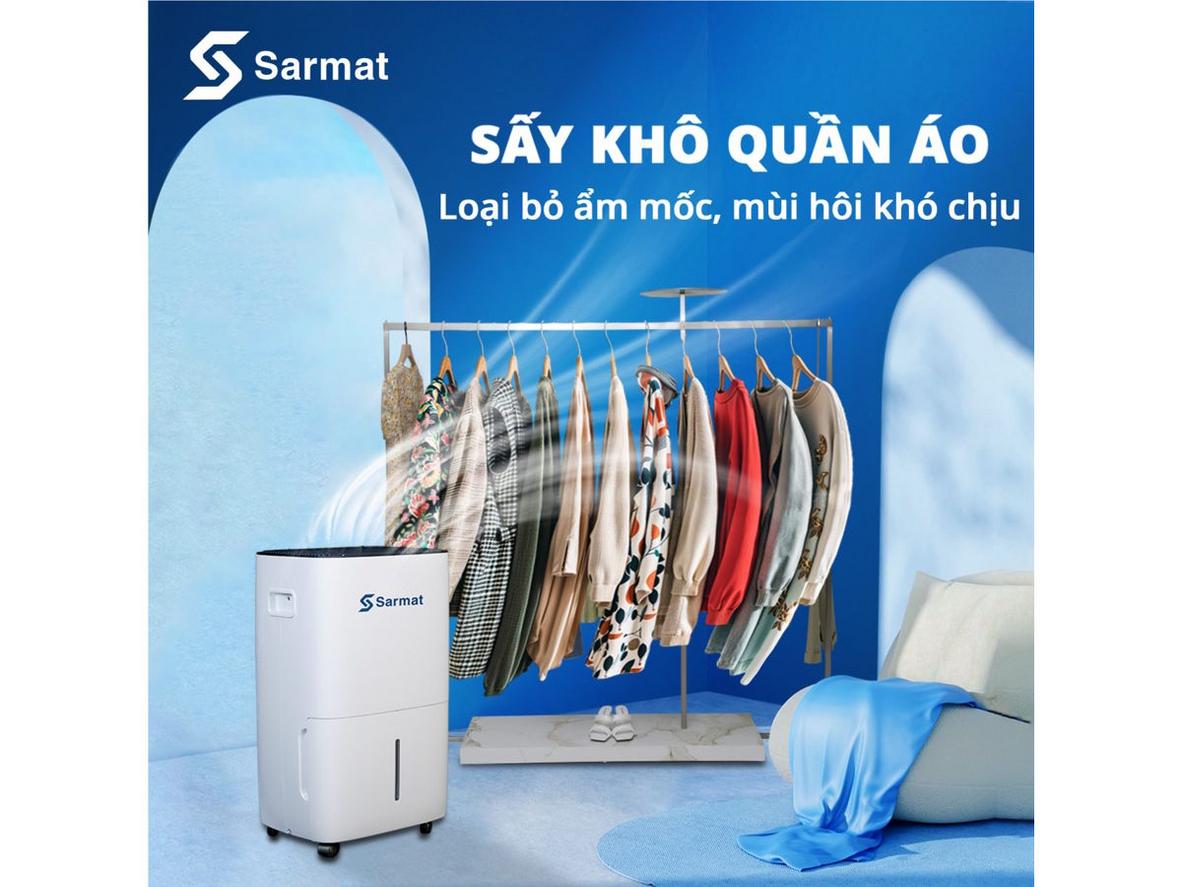 Vỏ ABS và bánh xe 4 bánh giúp máy bền và dễ di chuyển.