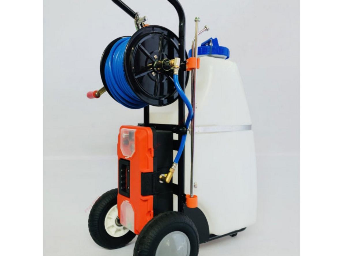 Dung tích 42 lít và dây xịt 30 mét giúp Volga VG-42L làm việc trên diện rộng hiệu quả hơn.