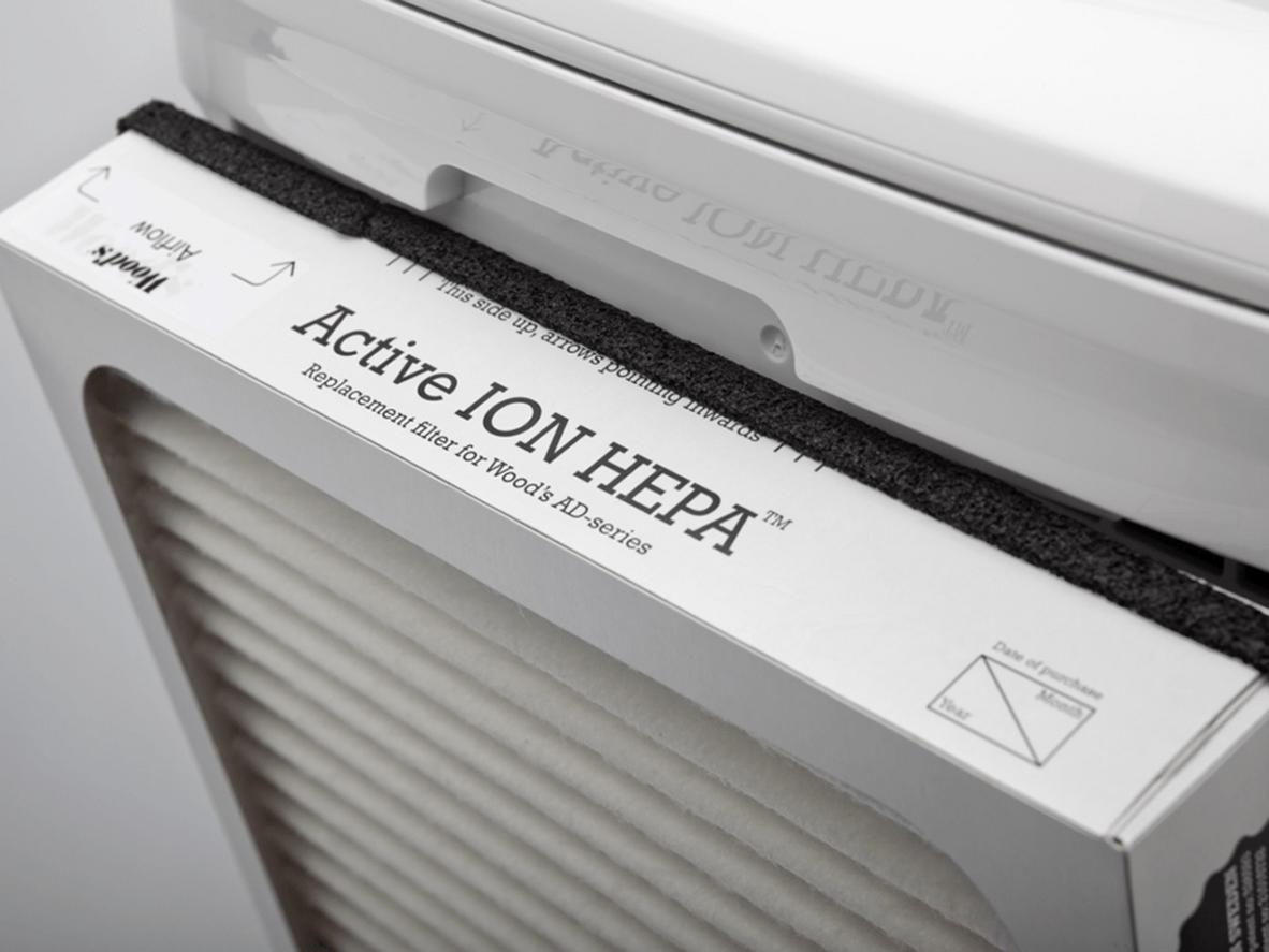 Wood's AD20 nổi bật ở khả năng hút ẩm 20 - 23 lít/ngày và lọc khí bằng Active ION HEPA.