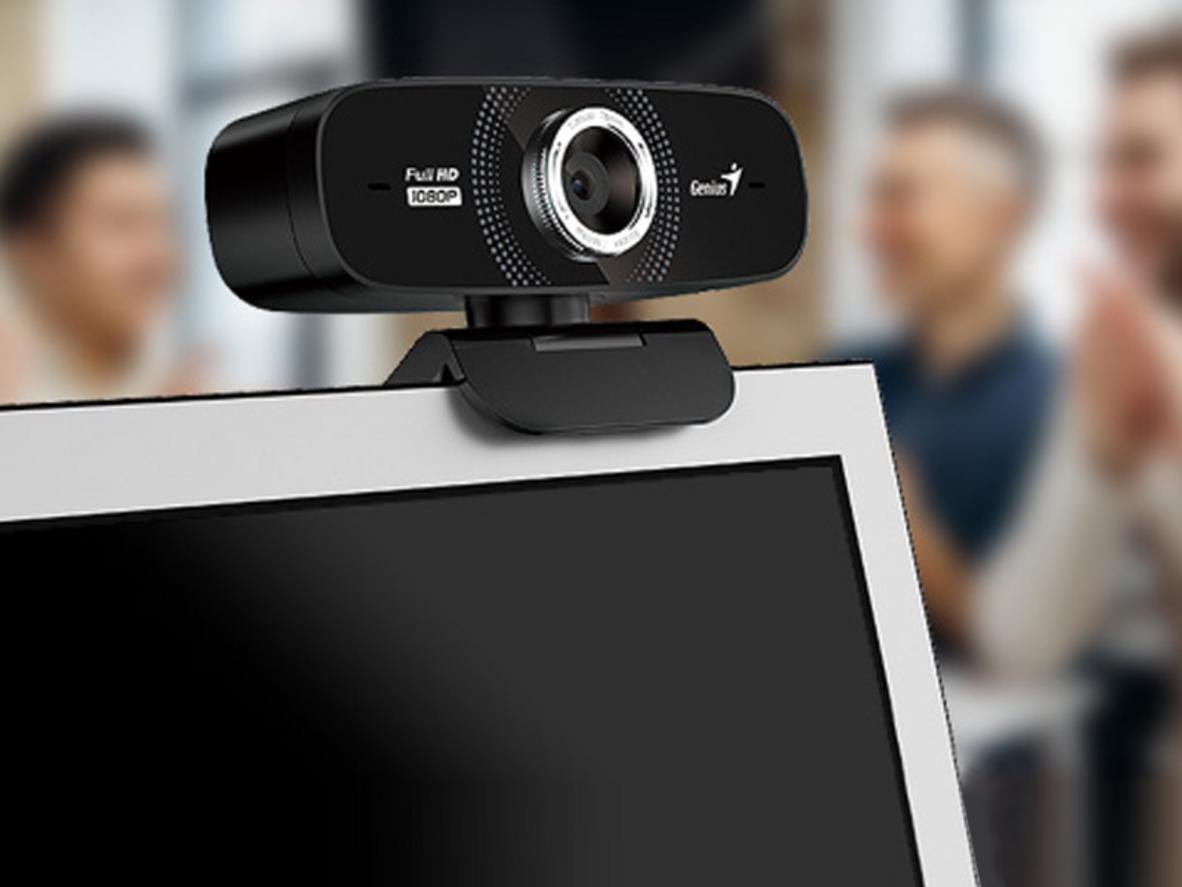 Xoay 360 độ và gập clip 180 độ giúp lắp đặt webcam linh hoạt trên laptop, màn hình LCD.