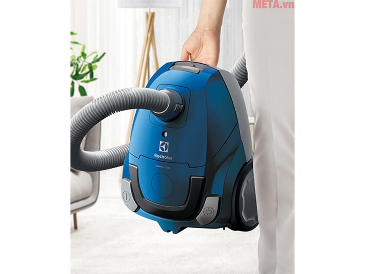 Động cơ 1600W và lực hút 260W giúp Z1220 dọn nhanh cho gia đình.